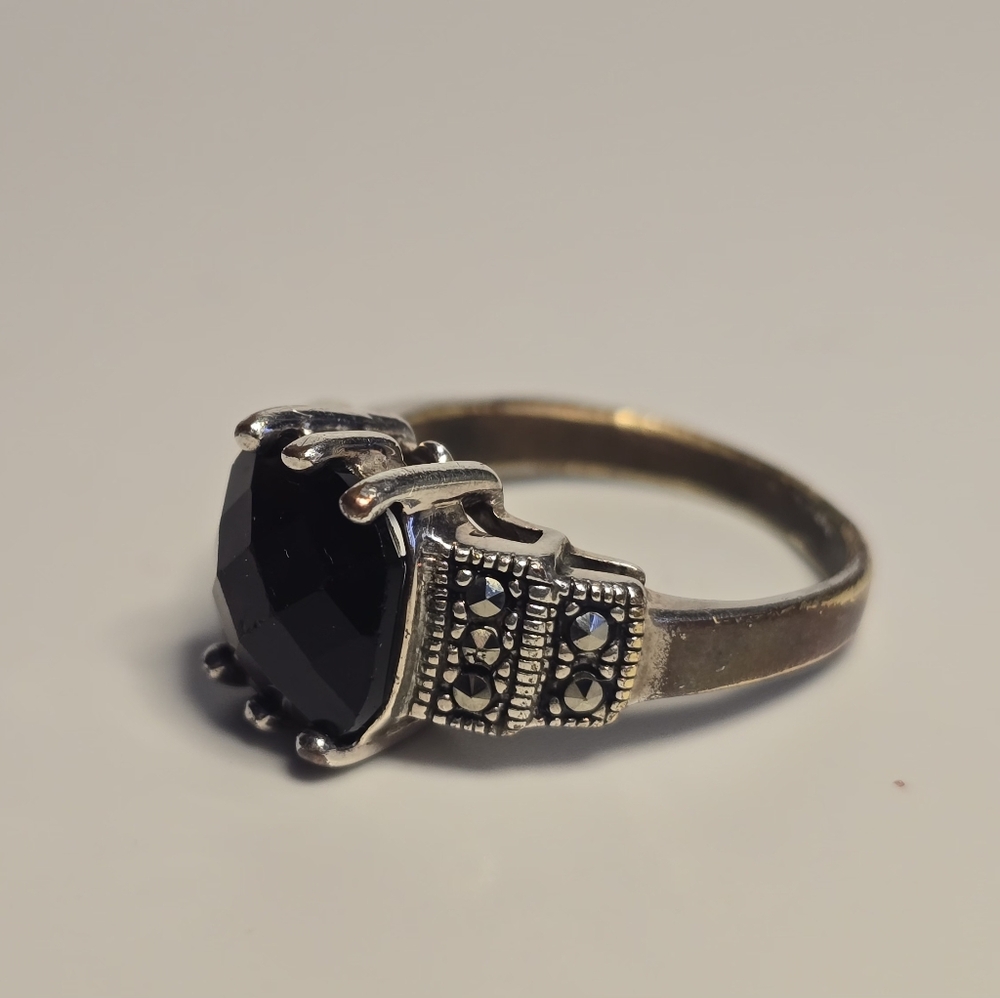 Unique Vintage Black Onyx Faceted Stone Silver-Tone Ring. Size 8 - Picture 4 of 9